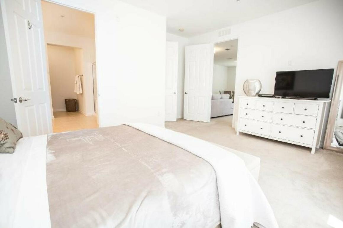 Modern Vacation Apartment With A Lake View At Vista Cay Resort Vc4816 Orlando Kültér fotó